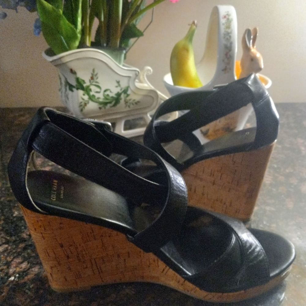 COLE HAAN Grandos Edition Black 4" Wedge Shoes.